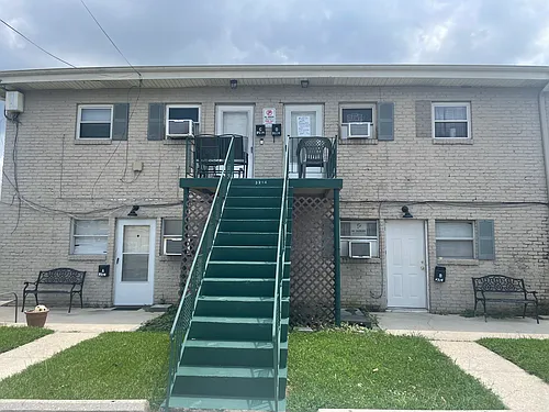 3214 46th St #D Photo 1 3214 46th St #D Photo 1