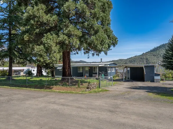 600 SE Edgewood St, Winston, OR 97496