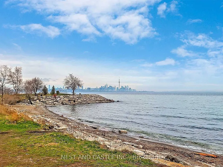 36 Park Lawn Rd #902 — Photo 21