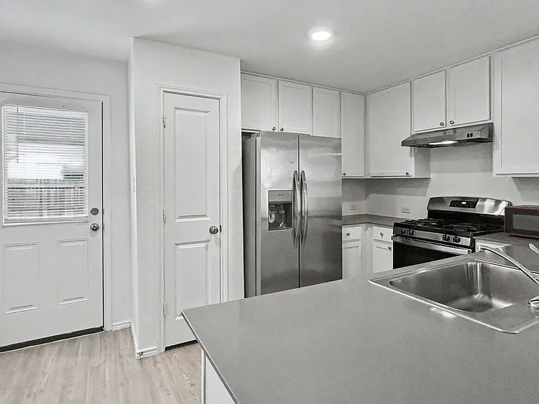 9211 Saint Jerome — Photo 13