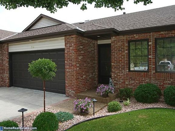 2nd image of 728 Lancashire Ct
