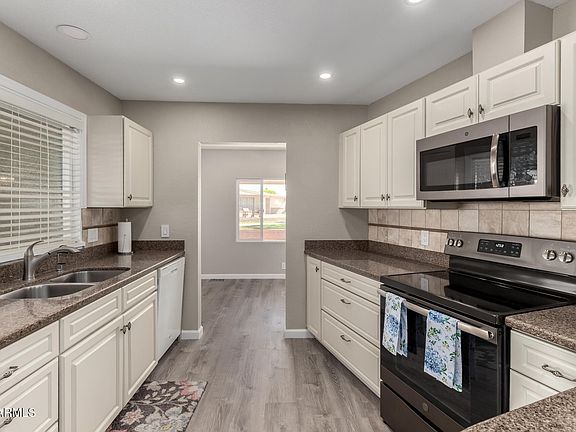 3rd image of 26235 S Lakeview Drive