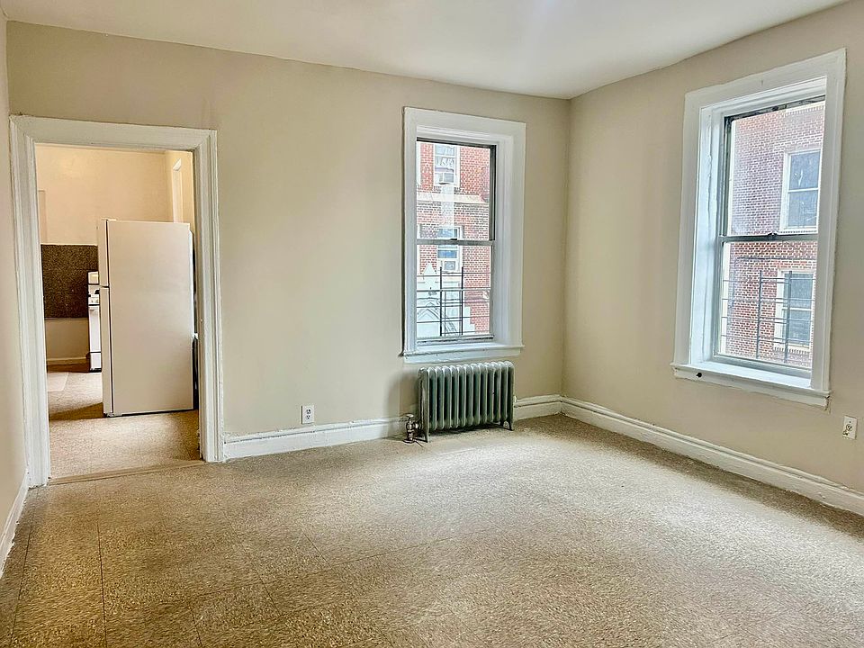 1st image of 3591 Bainbridge Ave APT 2R