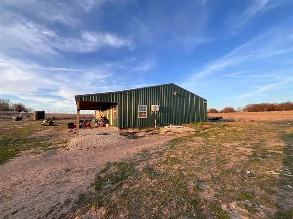 729 Four Wheel Dr, Ponca City, OK 74604