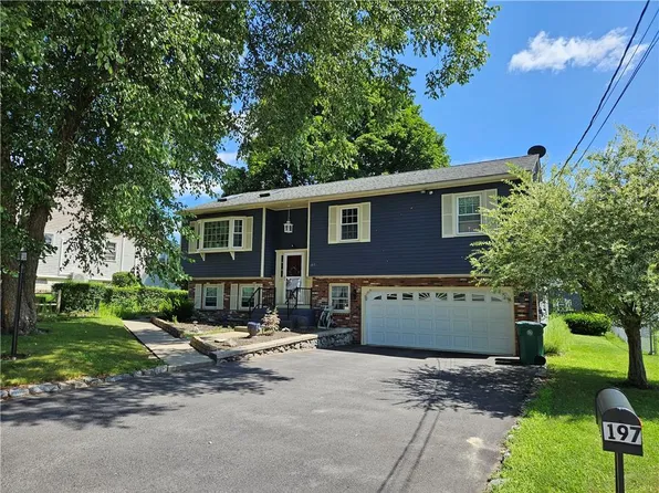 197 Capwell Ave, Woonsocket, RI 02895
