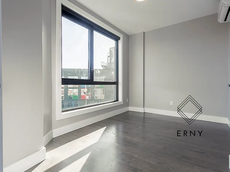 1096 Broadway #5R — Photo 10
