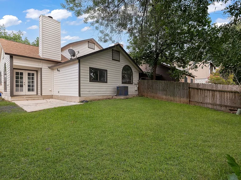 Cavern Park Dr — Photo 24