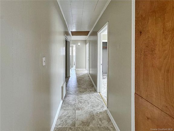 5th image of 931 Shafer St