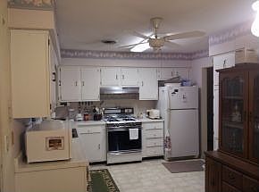 2nd image of 511 NE 52nd Ct