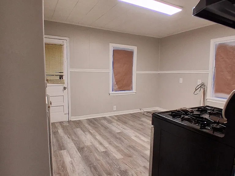 829 Poplar St — Photo 5