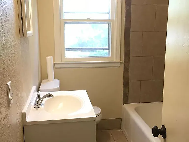 3417 Pioneer St — Photo 9
