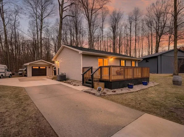 6633 Birchshore Dr, Lakeview, MI 48850