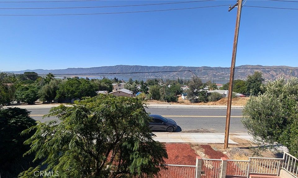 1st image of 905 W Sumner Ave