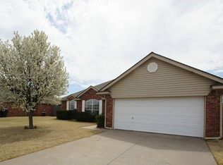 10332 NW 45th St, Yukon, OK 73099