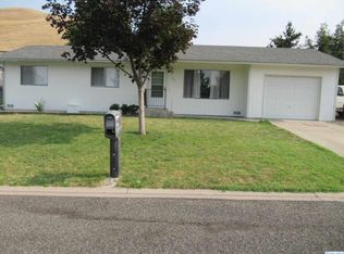 121 Spruce Ave, Prosser, WA 99350