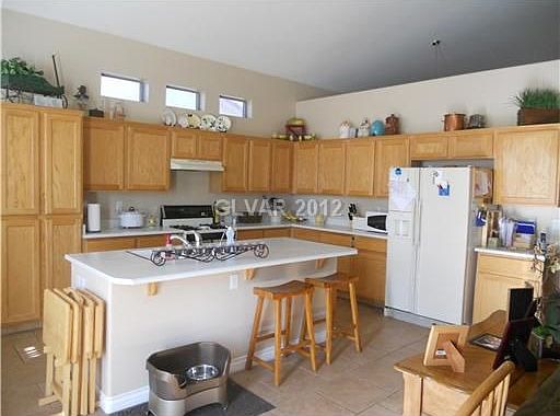 2nd image of 1596 Livingston Dr