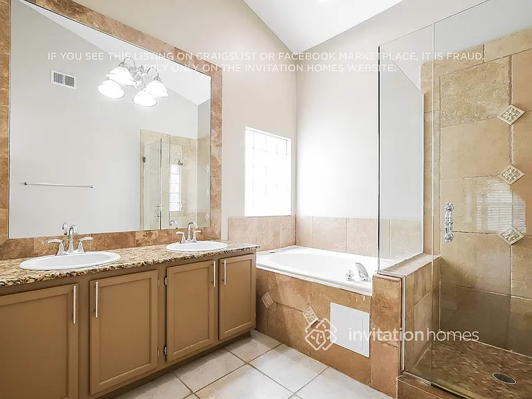 829 W Charing Cross Cir — Photo 12