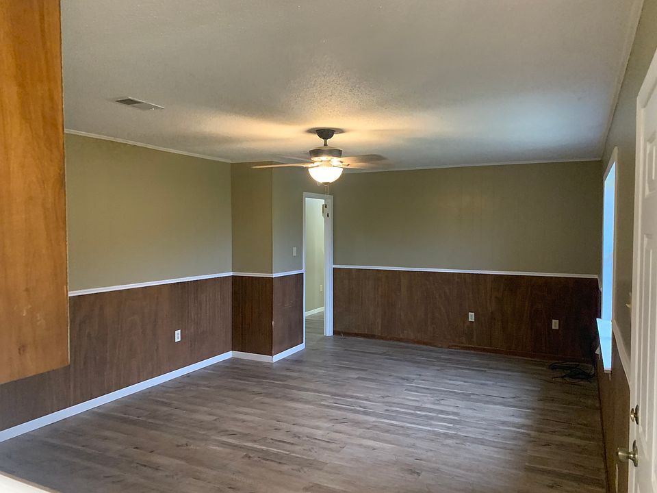 Large Den/Family room