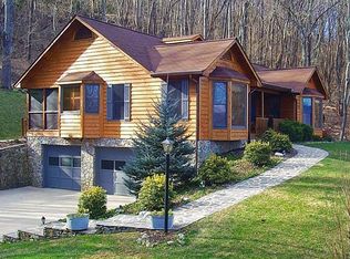 760 Evergreen Farm Cir, Waynesville, NC 28786