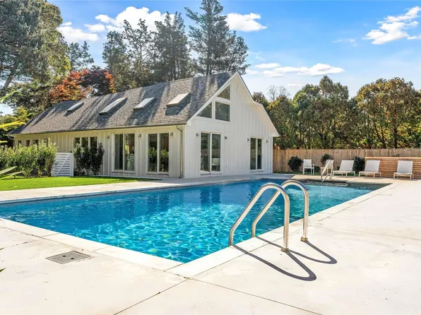 15 Cedarberry Lane, Southampton, NY 11968