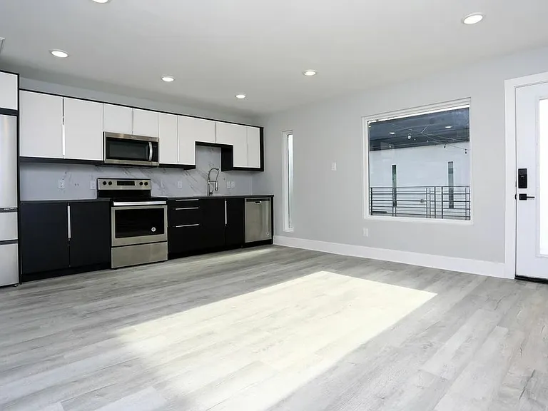 4915 Bryan St — Photo 5