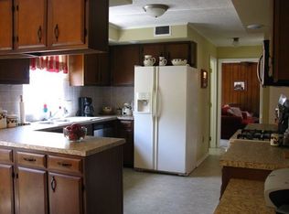 213 N Hills Dr, Parkersburg, WV 26104