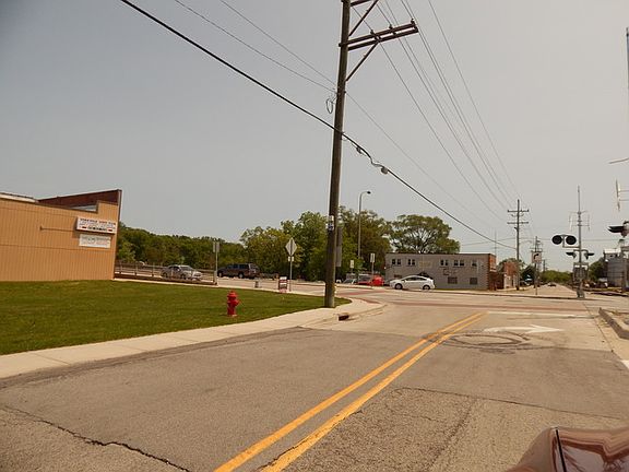 3rd image of 107 S Bridge St