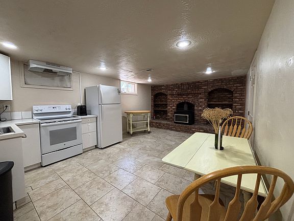 5th image of 174 E Pioneer Ave S #Basement