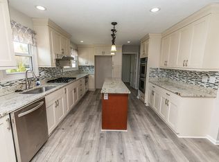 17120 Greenwood Dr, Strongsville, OH