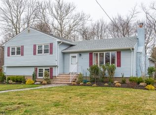 15 Reiners Rd, Little Falls, NJ 07424