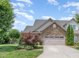 5207 York Place Ct, Walkertown, NC 27051