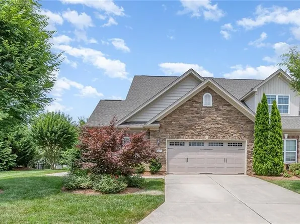 5207 York Place Ct, Walkertown, NC 27051