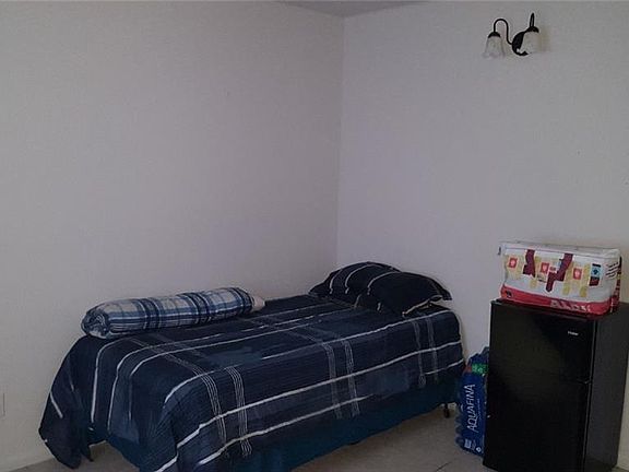 5th image of 5885 Dahlia Dr APT 101
