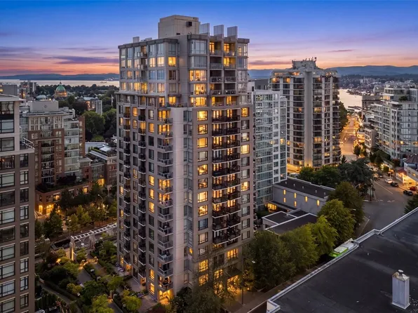 751 Fairfield Rd #609, Victoria, BC V8W 4A4