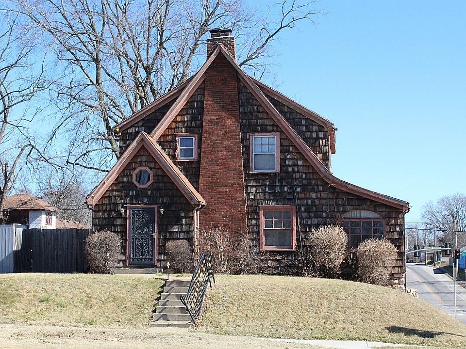 1st image of 2247 Van Brunt Blvd