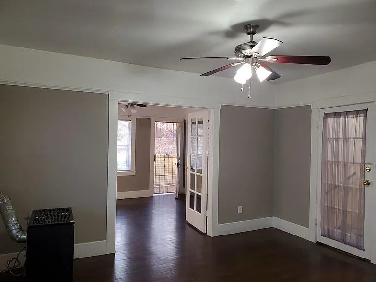 1235 T St — Photo 1