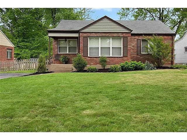 1126 Lanvale Dr photo 1