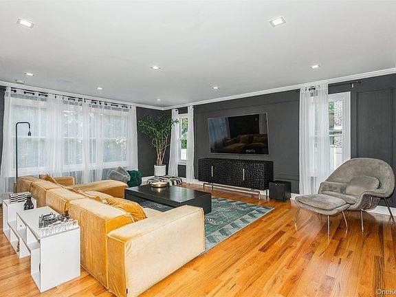 2nd image of 1402 Merrick Avenue