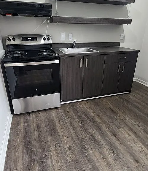 The Oakwood Manor Apartments — Photo 13