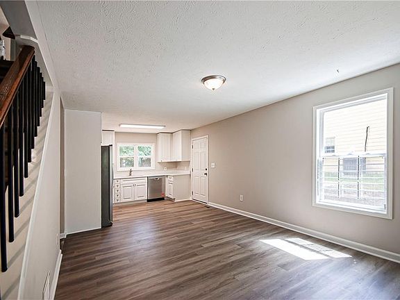 4th image of 8454 Hightower Trl