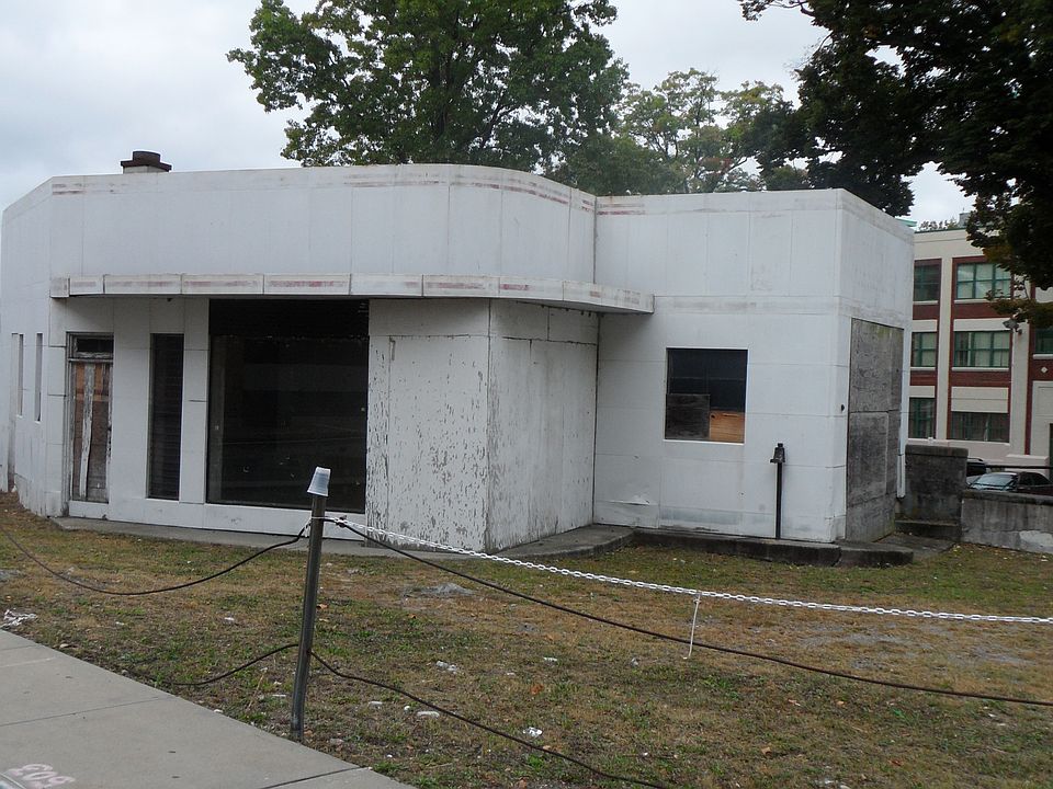2nd image of 85 Yonkers Avenue