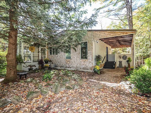 4th image of 109 Duck Pond Lane