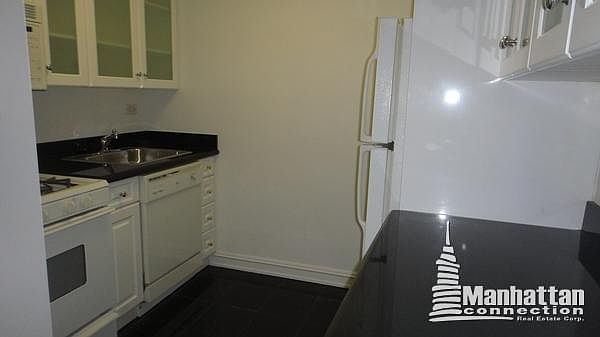 2nd image of 225 E 70th St APT 7G