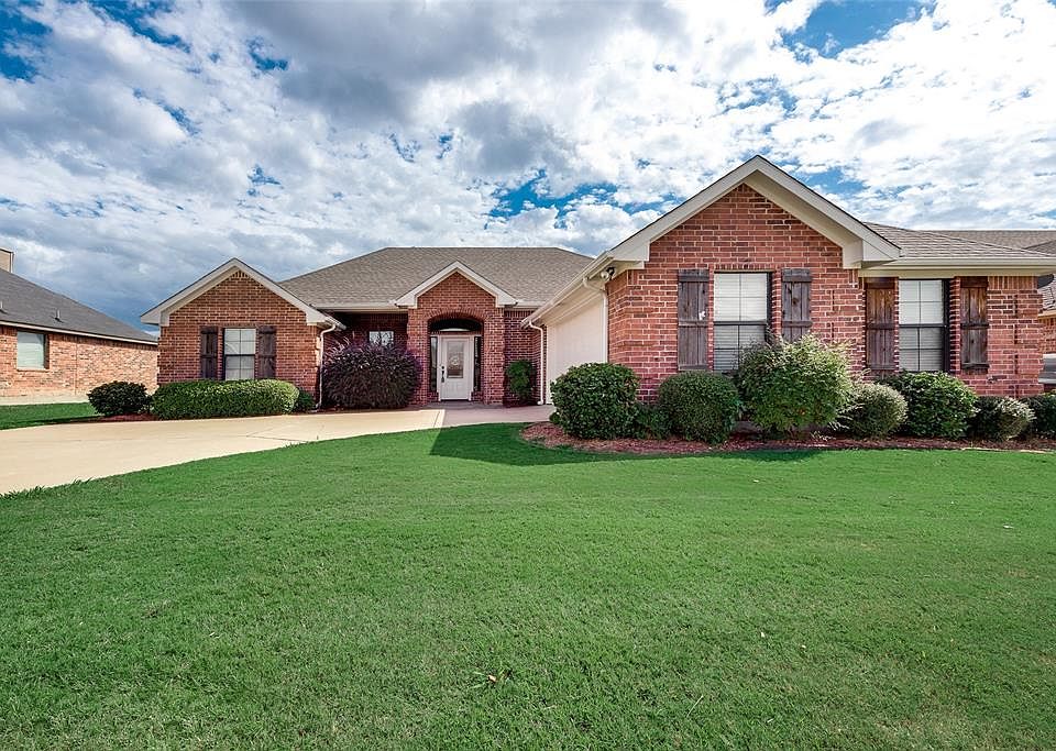 1st image of 1007 Louise Ln