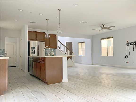 2nd image of 15769 Begonia Ave