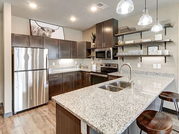 2nd image of 2495 Sawgrass Pl #206