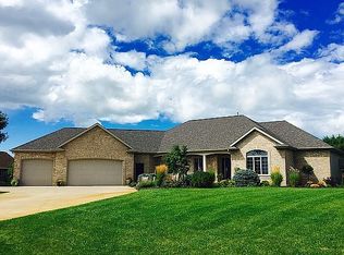 2964 Saffron Ln, Neenah, WI 54956