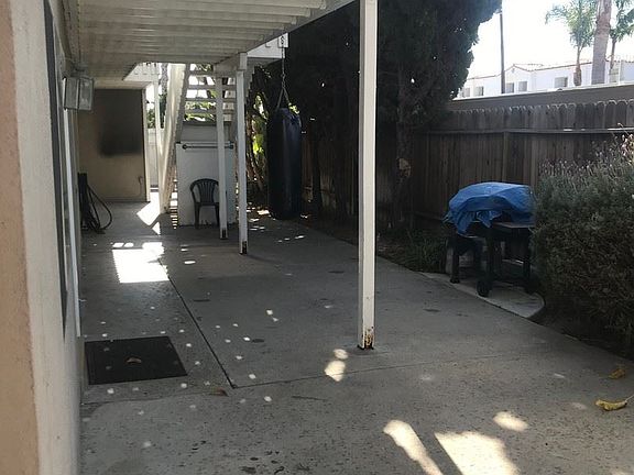 2nd image of 105 Avenida Carmelo #A