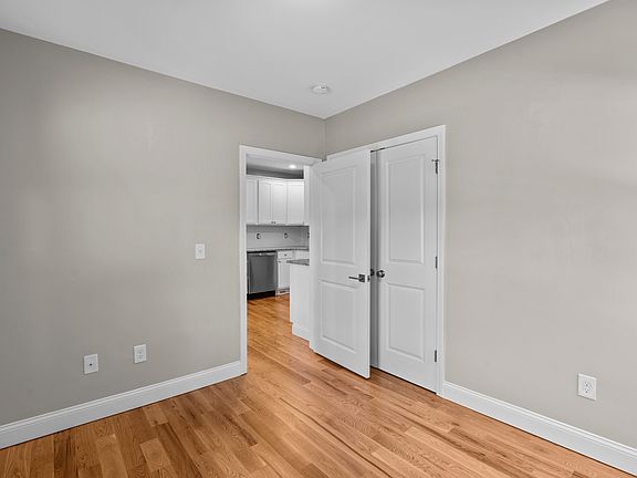 5th image of 376 Arnolds Neck Dr #2