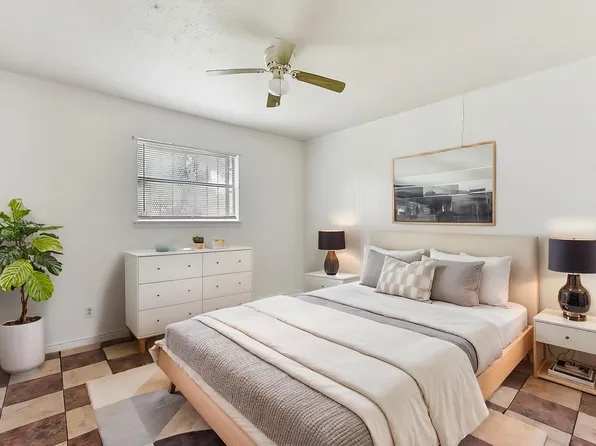 Townshires Apartments, 308 N 18th St #8, Killeen, TX 76541